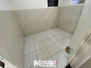 ALUGA-SE CASA NO BAIRRO OLARIA.