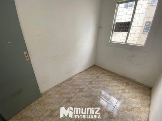 ALUGA-SE APARTAMENTO NO COND. PRAIAS DE SERGIPE, R$1.100,00 JÁ C/ O COND.