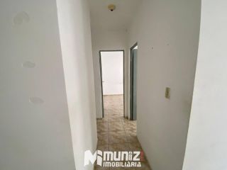 ALUGA-SE APARTAMENTO NO COND. PRAIAS DE SERGIPE, R$1.100,00 JÁ C/ O COND.