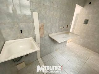 ALUGA-SE APARTAMENTO NO COND. PRAIAS DE SERGIPE, R$1.100,00 JÁ C/ O COND.