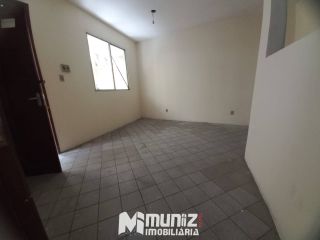 vende-se prédio residencial na Avenida Hermes Fontes