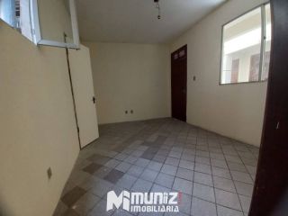 vende-se prédio residencial na Avenida Hermes Fontes