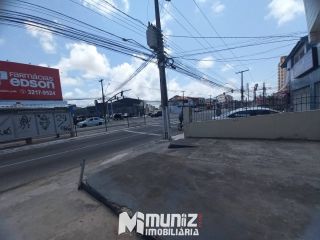 vende-se prédio residencial na Avenida Hermes Fontes