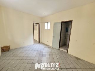 vende-se prédio residencial na Avenida Hermes Fontes