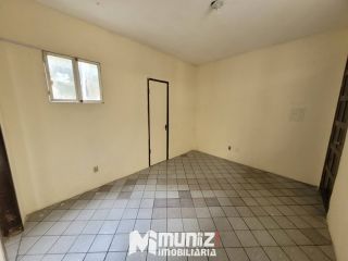 vende-se prédio residencial na Avenida Hermes Fontes