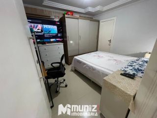 vende-se casa com piscina e 01 escritório ao lado no bairro Suissa
