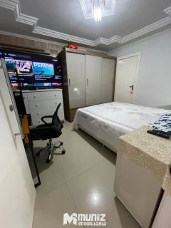vende-se casa com piscina e 01 escritório ao lado no bairro Suissa