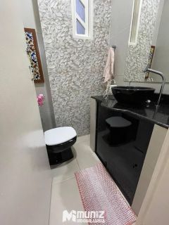 vende-se casa com piscina e 01 escritório ao lado no bairro Suissa