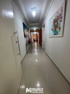 vende-se casa com piscina e 01 escritório ao lado no bairro Suissa