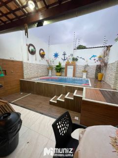 vende-se casa com piscina e 01 escritório ao lado no bairro Suissa