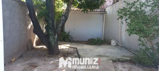 ALUGA-SE CASA COM  UM QUARTO, CONJ. MARIVAN