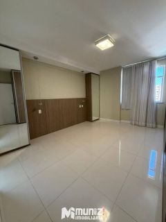 VENDE-SE EXCELENTE APARTAMENTO NO EDF. FLORENÇA MED.125 M²
