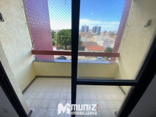 Apartamento Para Alugar com 3 quartos, sendo 1 suíte no bairro Coroa do Meio em Aracaju
