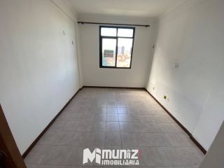 Apartamento Para Alugar com 3 quartos, sendo 1 suíte no bairro Coroa do Meio em Aracaju