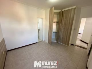 Apartamento Para Alugar com 3 quartos, sendo 1 suíte no bairro Coroa do Meio em Aracaju