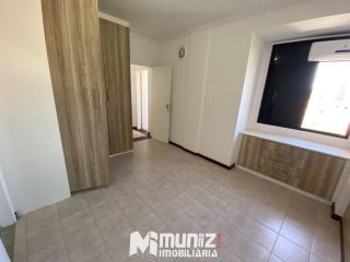 Apartamento Para Alugar com 3 quartos, sendo 1 suíte no bairro Coroa do Meio em Aracaju