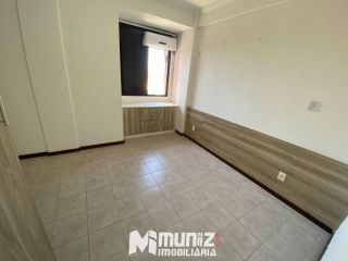 Apartamento Para Alugar com 3 quartos, sendo 1 suíte no bairro Coroa do Meio em Aracaju