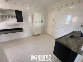 Apartamento Para Alugar com 3 quartos, sendo 1 suíte no bairro Coroa do Meio em Aracaju