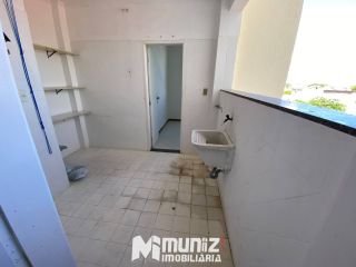 Apartamento Para Alugar com 3 quartos, sendo 1 suíte no bairro Coroa do Meio em Aracaju