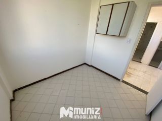 Apartamento Para Alugar com 3 quartos, sendo 1 suíte no bairro Coroa do Meio em Aracaju