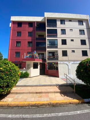 Apartamento Para Alugar no Edifício Tom Jobim com 3 quartos, no bairro Coroa do Meio.