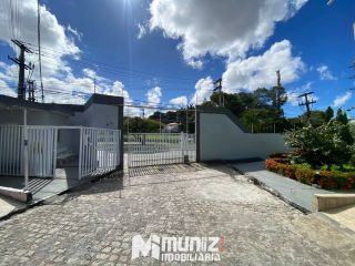 vende-se casa no Condominio Tenente Coronel dos Anjos