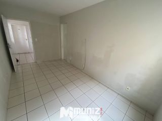 ALUGA-SE APARTAMENTO NO COND. ALPHA CLASS