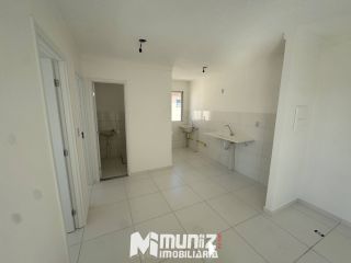 Apartamento Para Alugar com 2 quartos no Condominio Villa dos Coqueiros - Barra dos Coqueiros