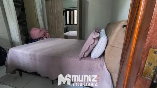 VENDE-SE EXCELENTE  CASA C/ 02 PAVIMENTOS, C/ 06 QUARTOS