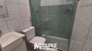 VENDE-SE EXCELENTE  CASA C/ 02 PAVIMENTOS, C/ 06 QUARTOS