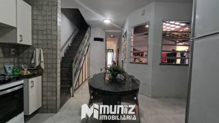 VENDE-SE EXCELENTE  CASA C/ 02 PAVIMENTOS, C/ 06 QUARTOS