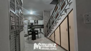 VENDE-SE EXCELENTE  CASA C/ 02 PAVIMENTOS, C/ 06 QUARTOS