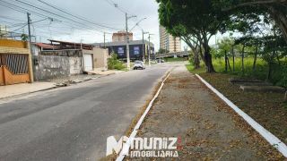 VENDE-SE EXCELENTE  CASA C/ 02 PAVIMENTOS, C/ 06 QUARTOS