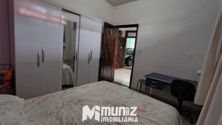 VENDE-SE EXCELENTE  CASA C/ 02 PAVIMENTOS, C/ 06 QUARTOS