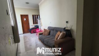 VENDE-SE EXCELENTE  CASA C/ 02 PAVIMENTOS, C/ 06 QUARTOS