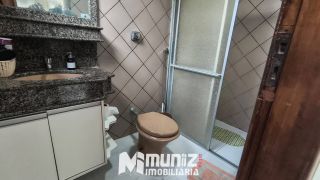 VENDE-SE EXCELENTE  CASA C/ 02 PAVIMENTOS, C/ 06 QUARTOS