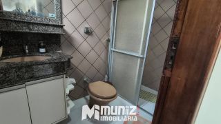 VENDE-SE EXCELENTE  CASA C/ 02 PAVIMENTOS, C/ 06 QUARTOS