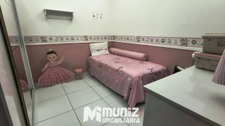 VENDE-SE EXCELENTE  CASA C/ 02 PAVIMENTOS, C/ 06 QUARTOS