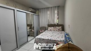 VENDE-SE EXCELENTE  CASA C/ 02 PAVIMENTOS, C/ 06 QUARTOS