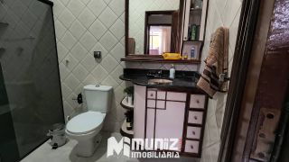 VENDE-SE EXCELENTE  CASA C/ 02 PAVIMENTOS, C/ 06 QUARTOS