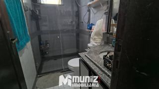 VENDE-SE EXCELENTE  CASA C/ 02 PAVIMENTOS, C/ 06 QUARTOS