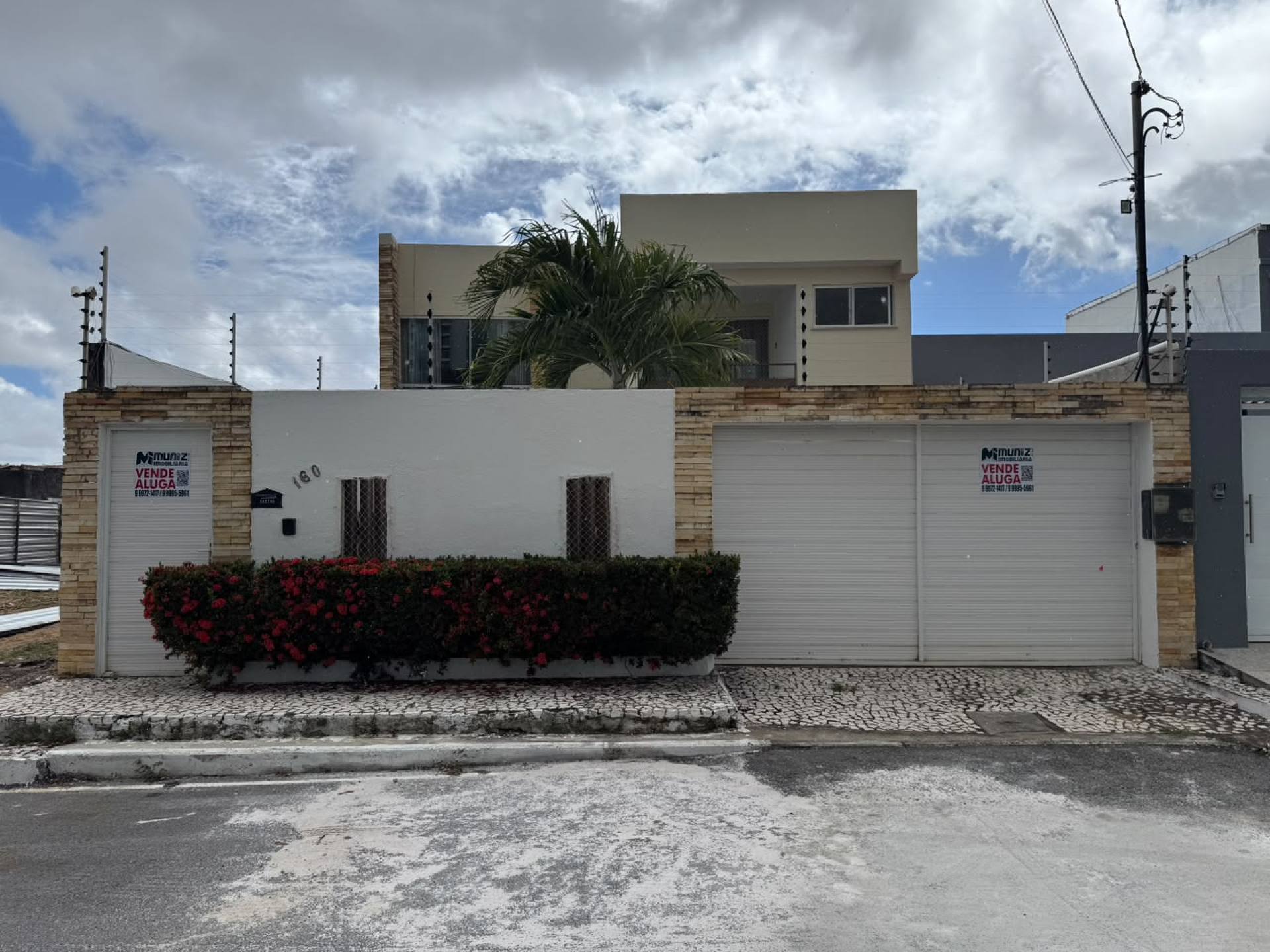 Casa para alugar com 4 quartos no bairro Atalaia!