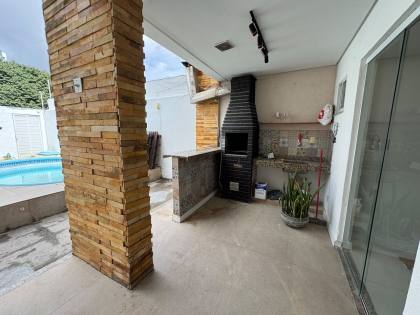 Casa para alugar com 4 quartos no bairro Atalaia!