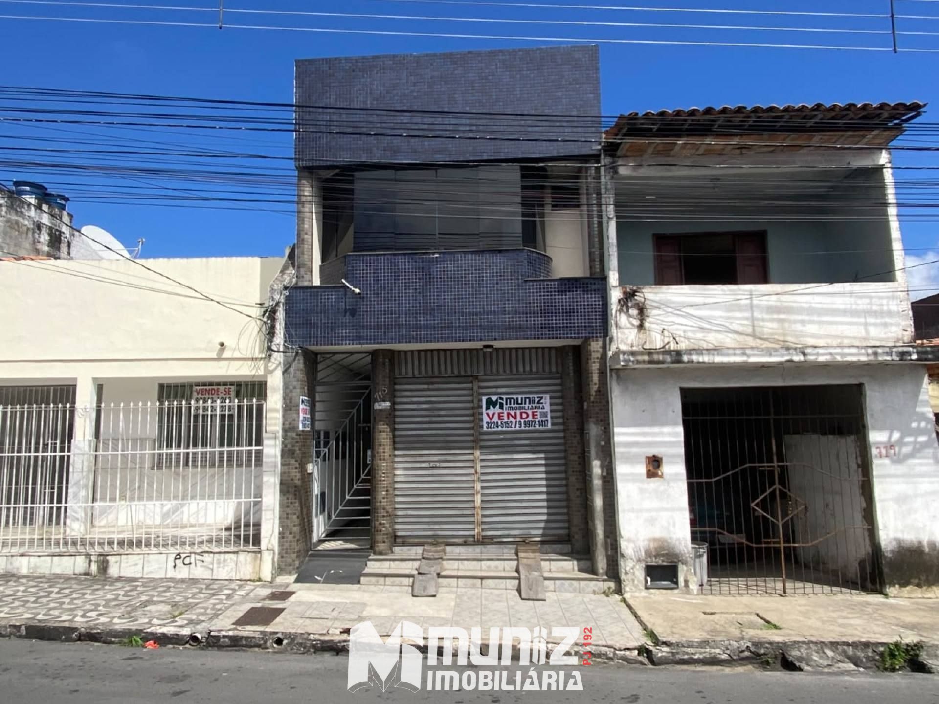 Prédio comercial à venda no Centro Próximo à Deluc!