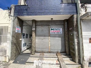 Prédio comercial à venda no Centro Próximo à Deluc!