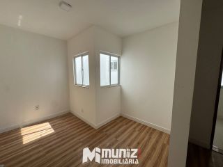 Vende-se Casa com 4 Quartos no Bairro Atalaia!