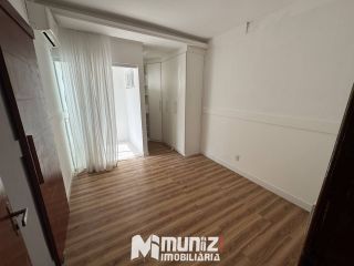 Vende-se Casa com 4 Quartos no Bairro Atalaia!