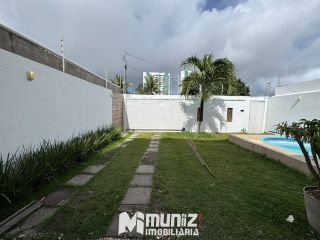 Vende-se Casa com 4 Quartos no Bairro Atalaia!