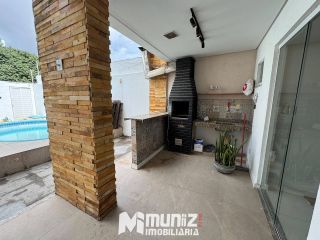 Vende-se Casa com 4 Quartos no Bairro Atalaia!