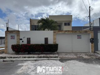 Vende-se Casa com 4 Quartos no Bairro Atalaia!